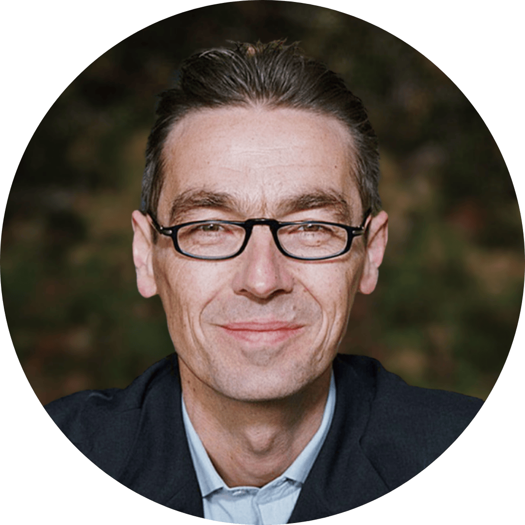 Otto Scharmer Headshot Round